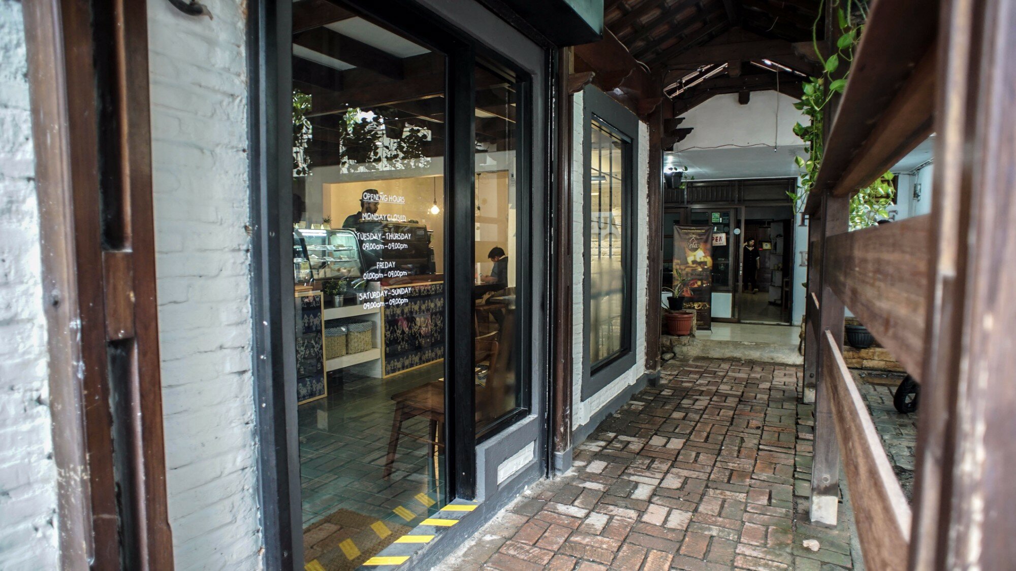 DUA COFFEE SHOP: Ajakan Main Ke Rumah