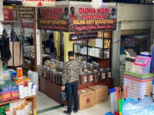 Dunia Kopi Pasar Santa